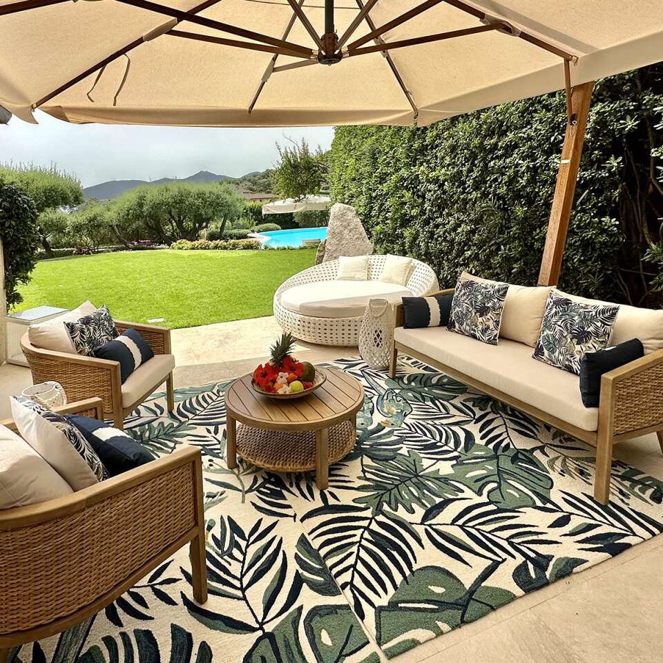 lovely pergola by the pool