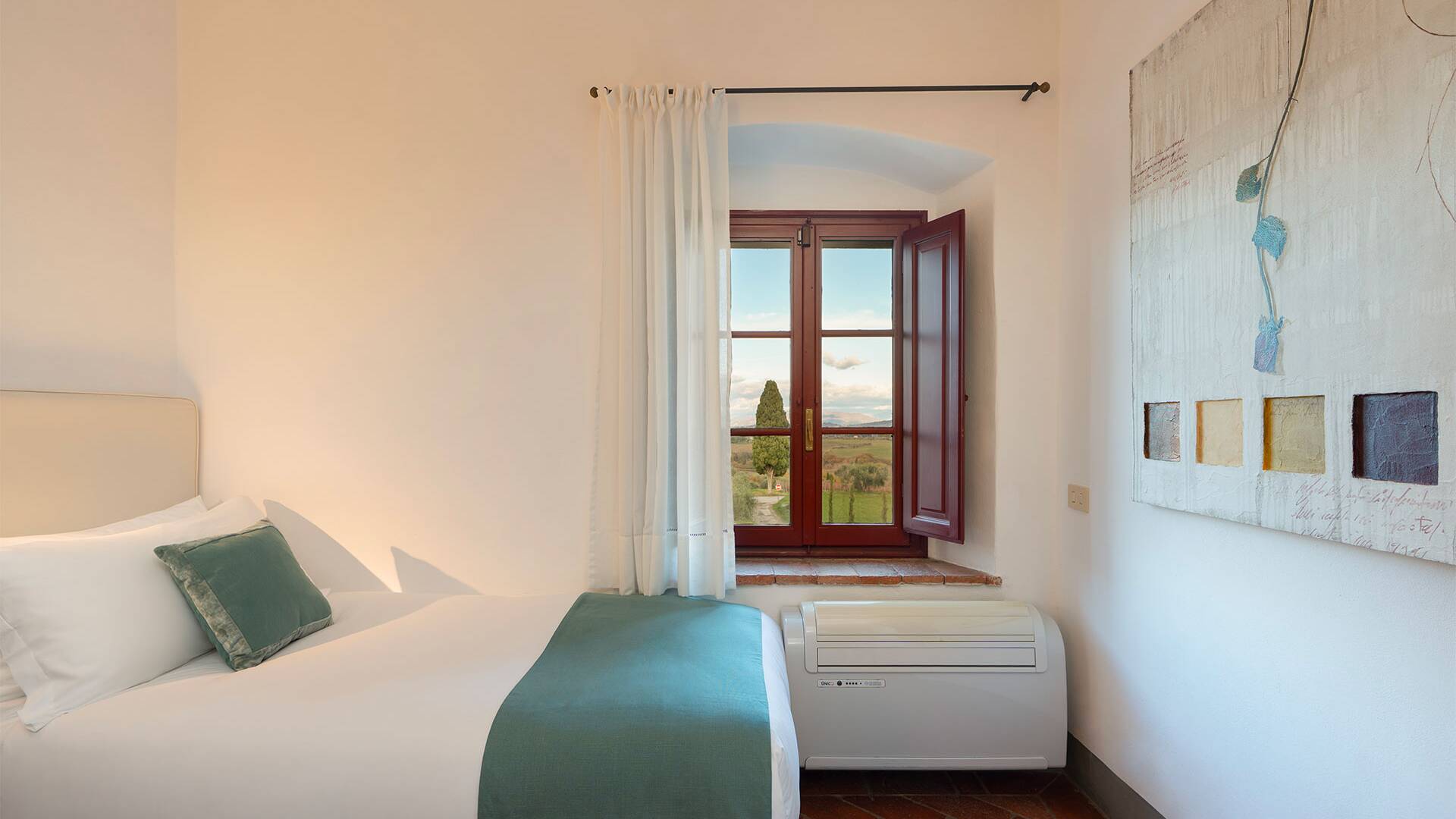 luxury traditional villa in Tuscany