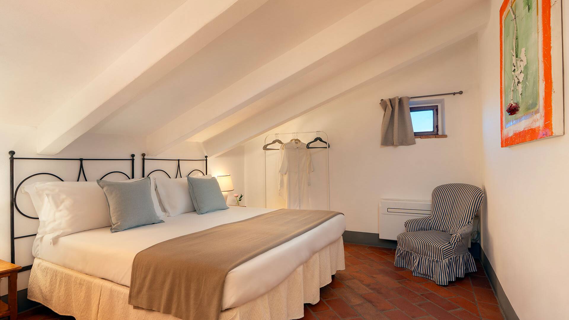 luxury traditional villa in Tuscany