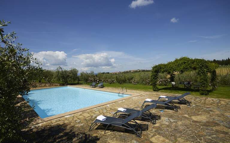 luxury traditional vacation villa in Tuscany