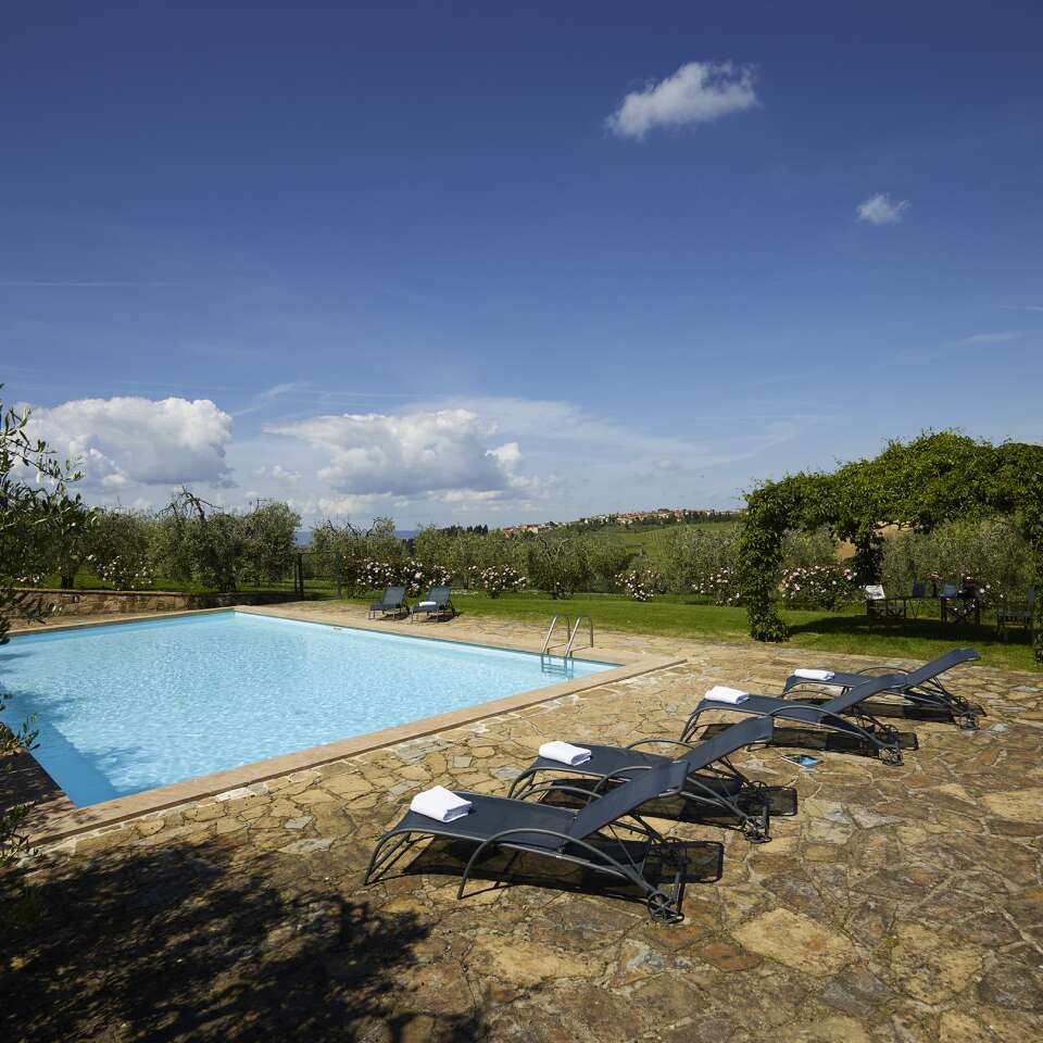 luxury traditional vacation villa in Tuscany