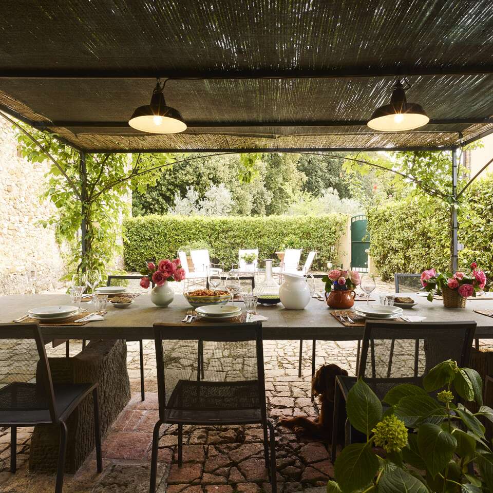 luxury traditional vacation villa in Tuscany