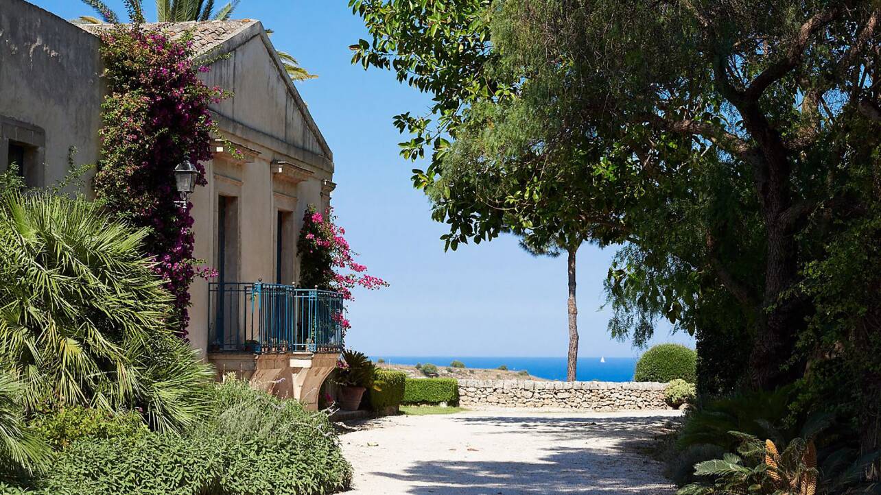 Luxury villa Siciliana for rent in Sicily, siracusa Home In Italy