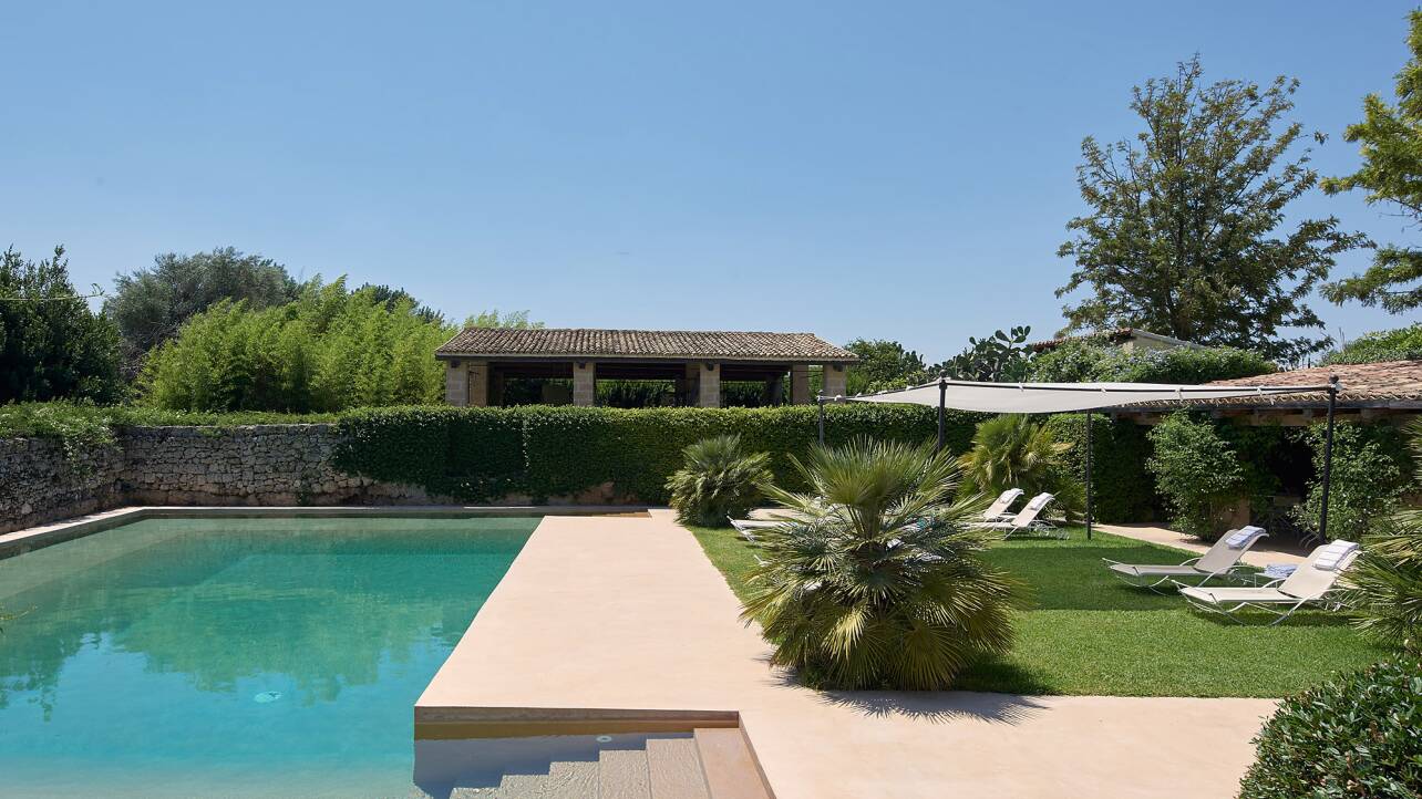 Luxury villa Siciliana for rent in Sicily, Siracusa Home In Italy