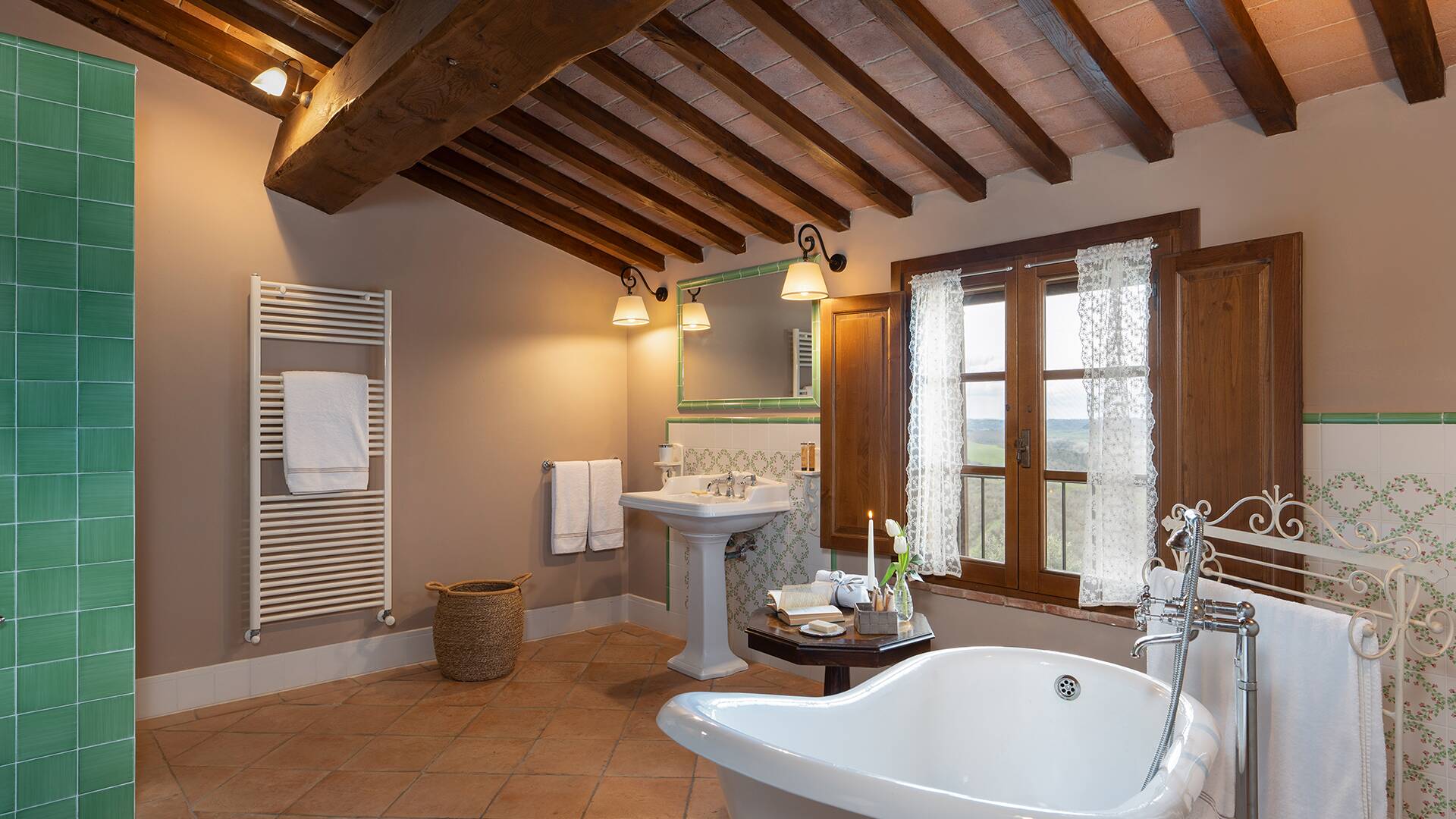 bathroom with bath tub