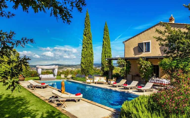 luxury villa Lira for rent in Tuscany
