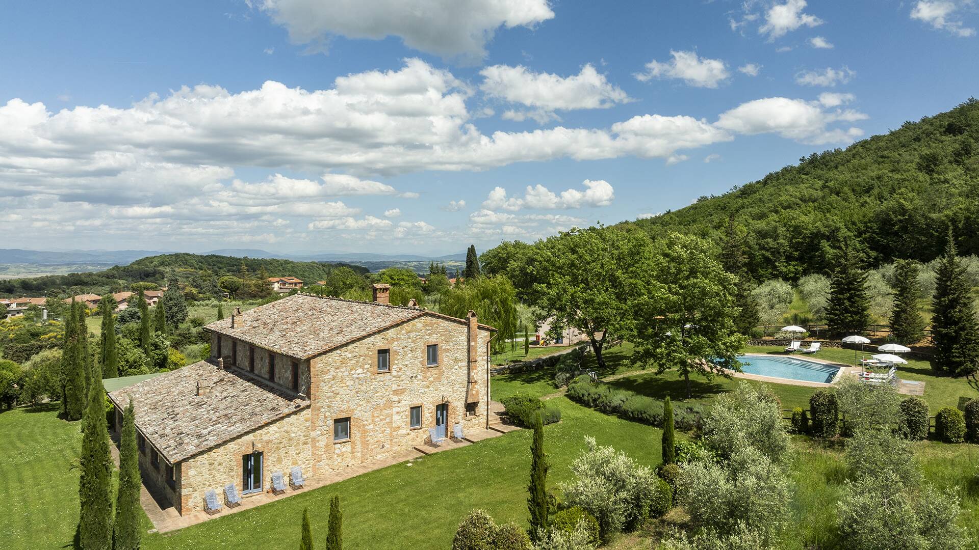 luxury villa for rent with private pool in Montepulciano, Tuscany