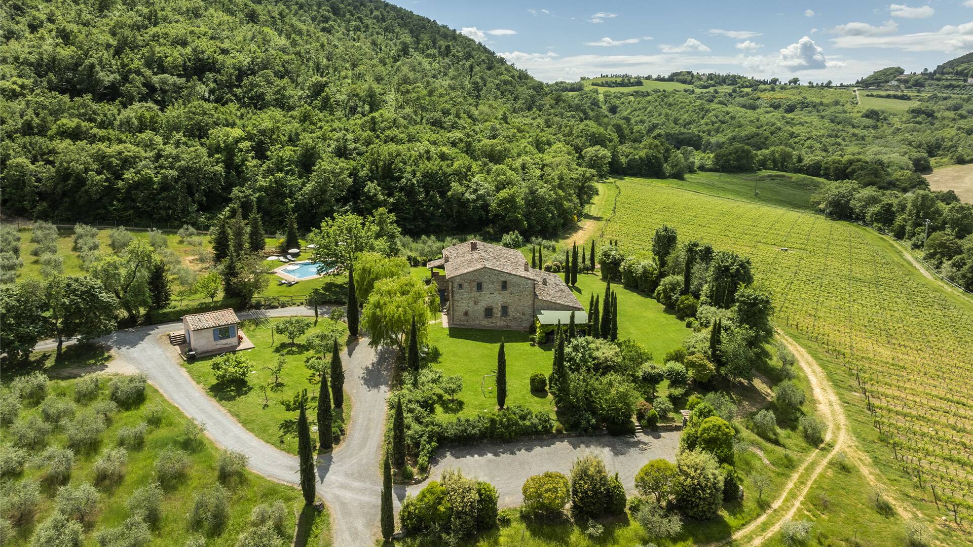 luxury private villa for rent in the Tuscan countryside, Montepulciano area