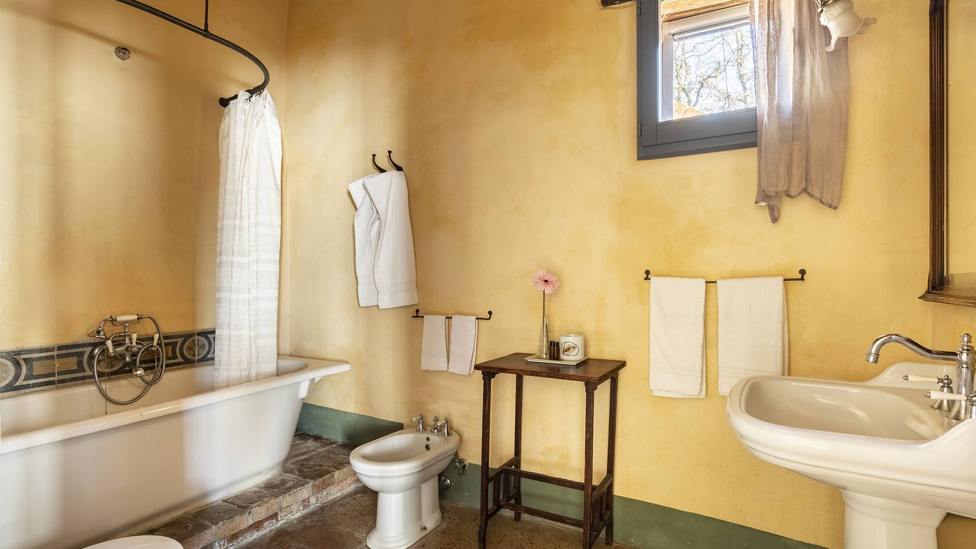 bedroom Pozzo, en suite bathroom