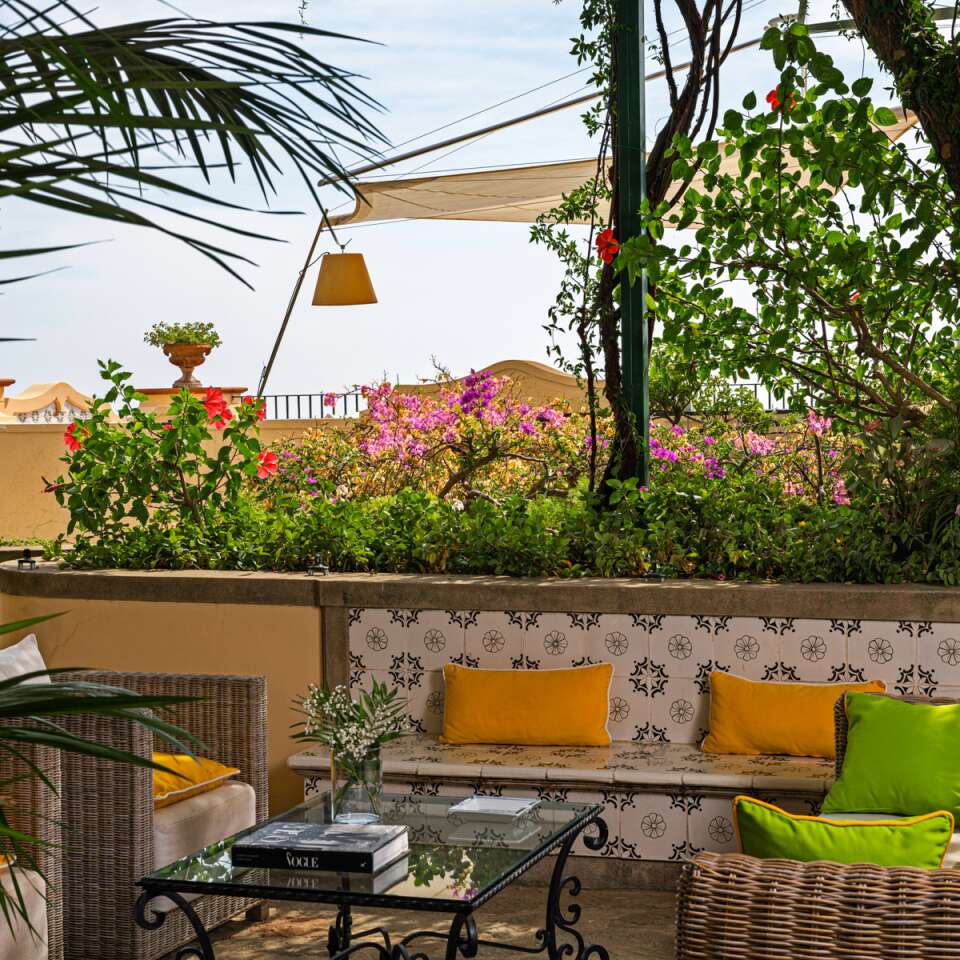 covered sitting area