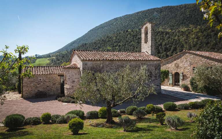 luxury-villa-carmela-for-weekly-rental-umbria