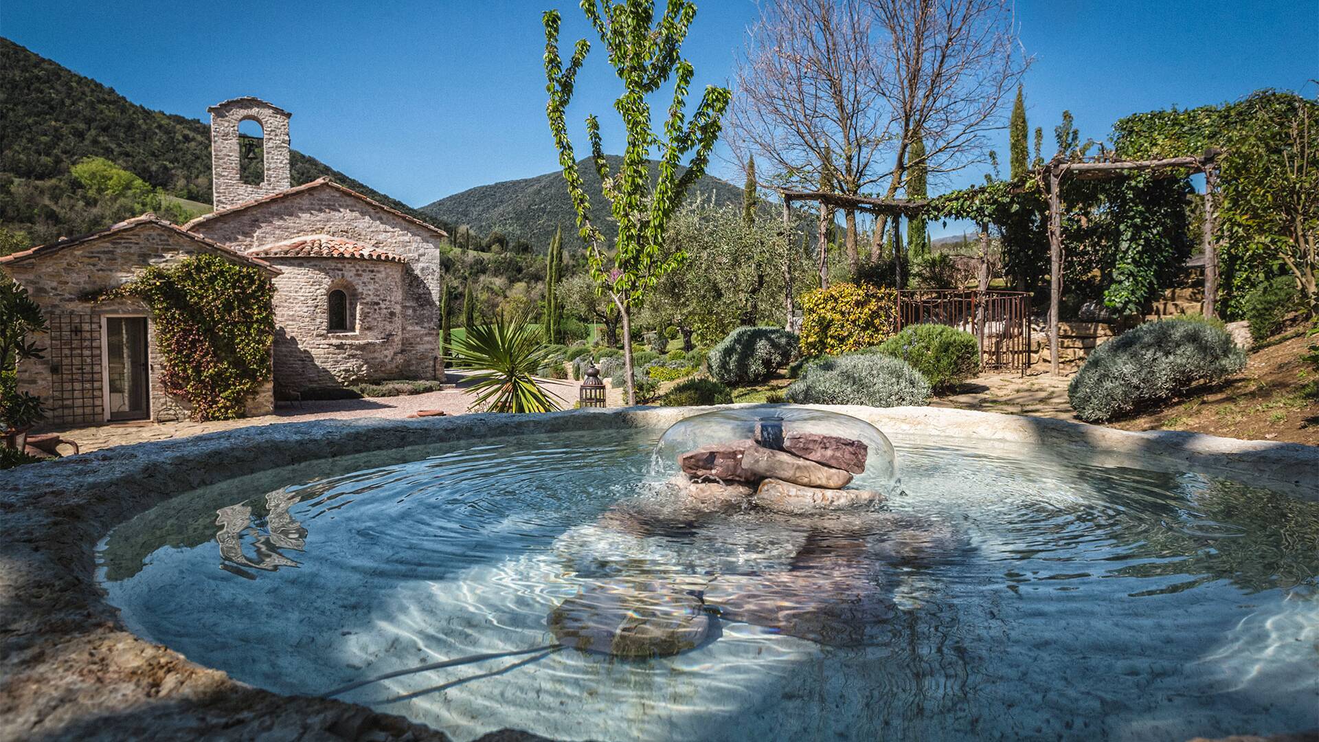 luxury-villa-carmela-for-weekly-rental-umbria
