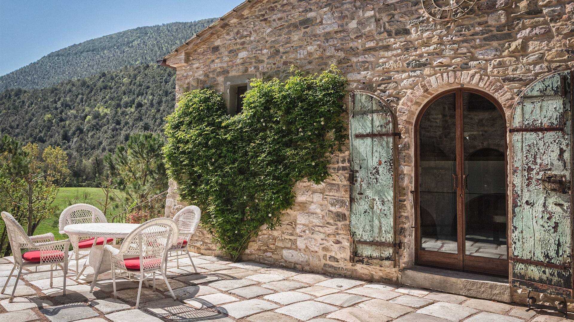 luxury-villa-carmela-for-weekly-rental-umbria