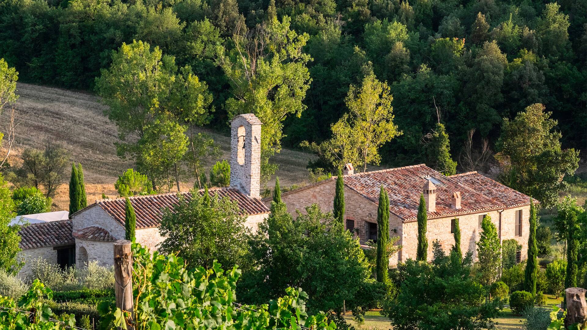 luxury-villa-carmela-for-weekly-rental-umbria
