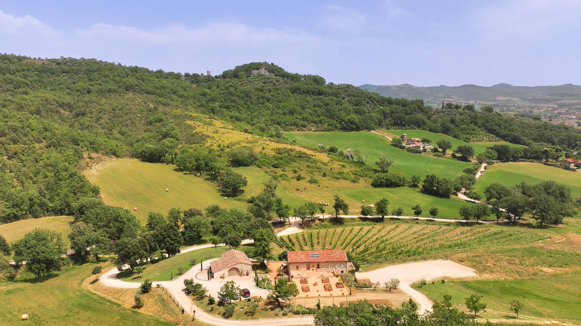 luxury-villa-carmela-for-weekly-rental-umbria