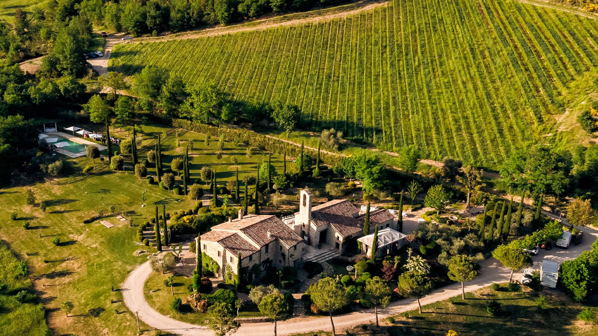 luxury-villa-carmela-for-weekly-rental-umbria