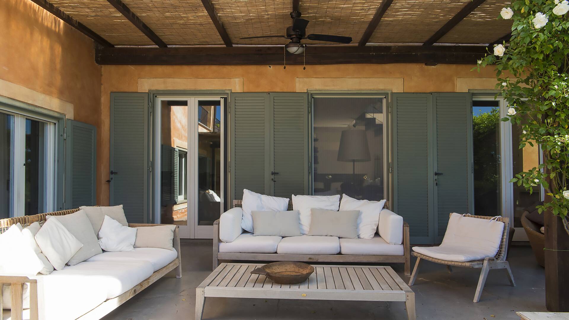 outdoor covered living area