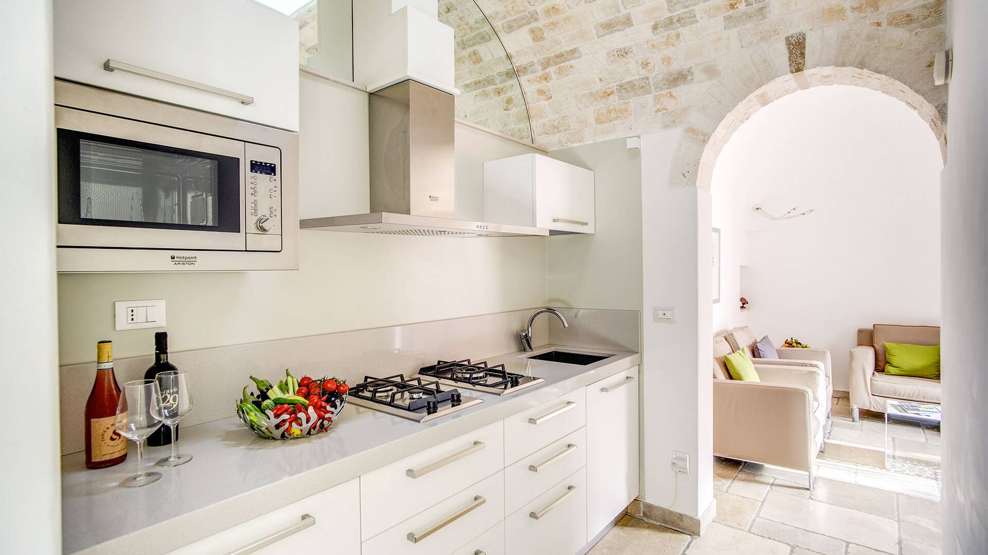 apartment, well equipped kitchen