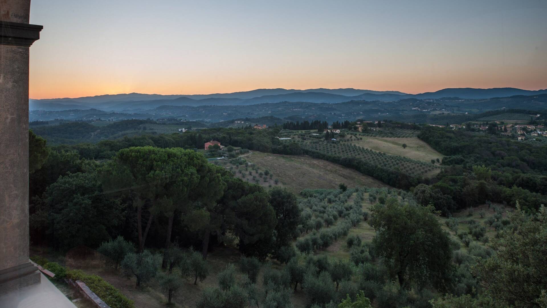 luxury villa Canova for rent in Tuscany