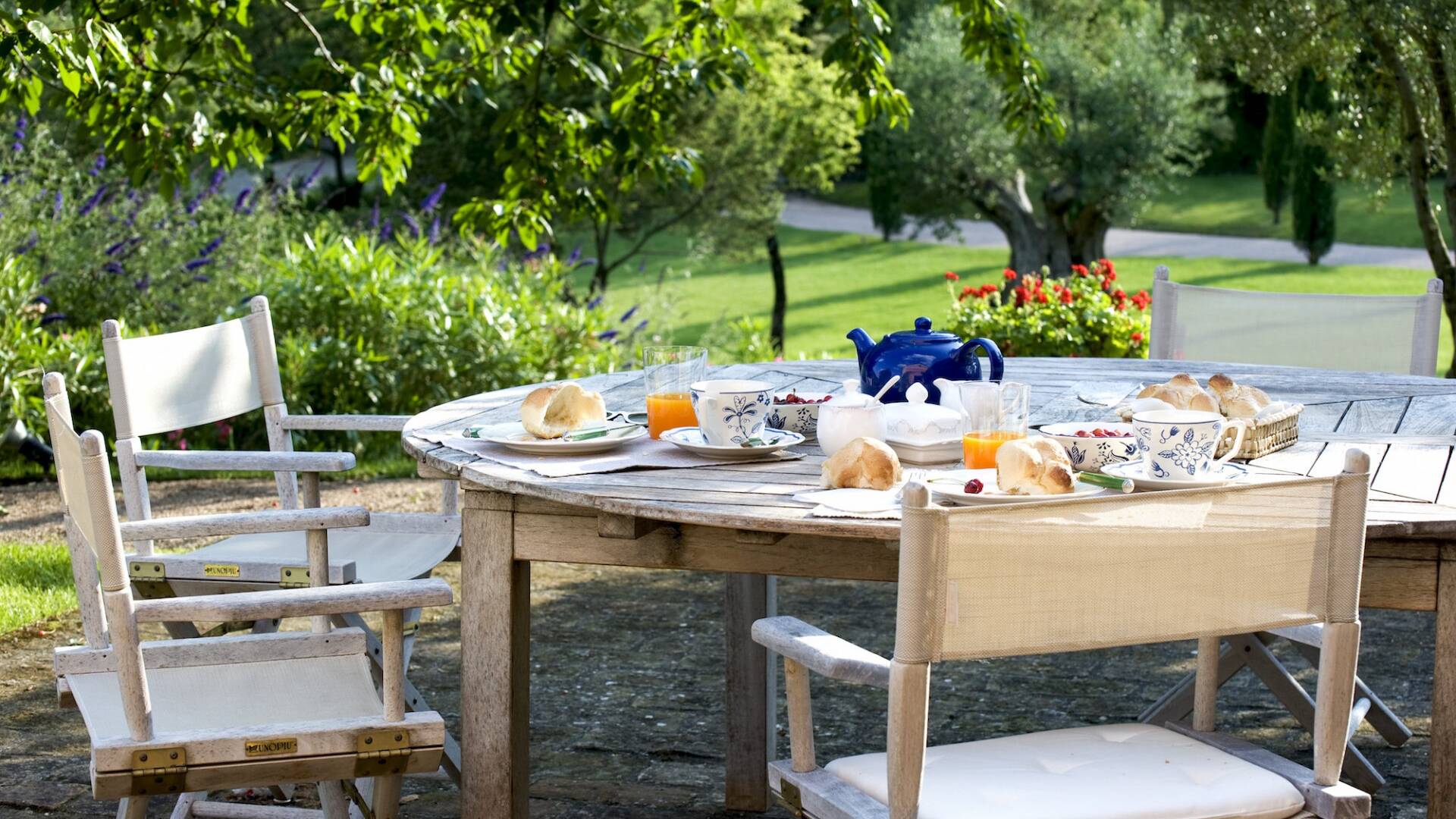 lovely outdoor eating table