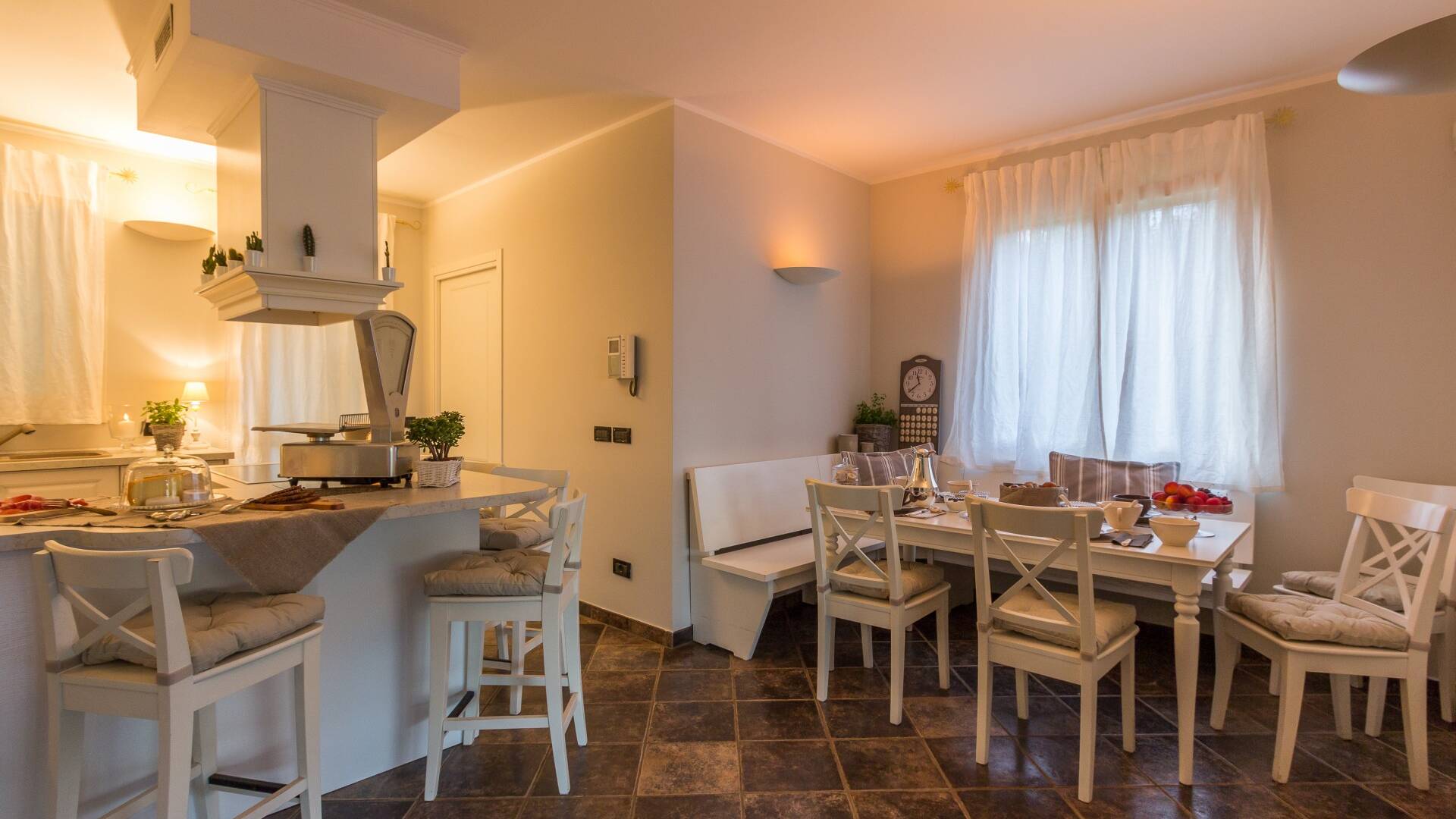 fully equipped kitchen
