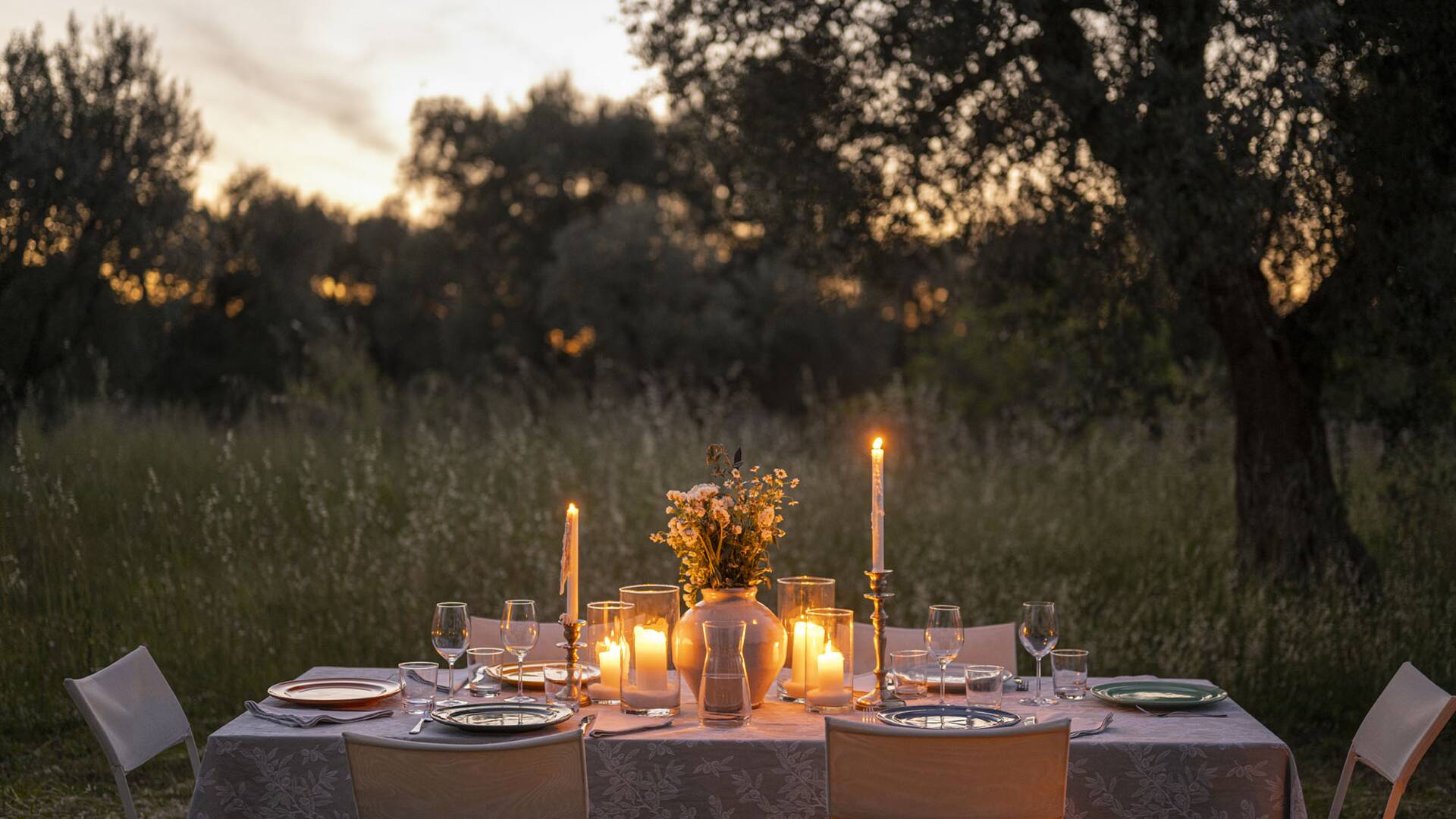 cosy al fresco dining table 