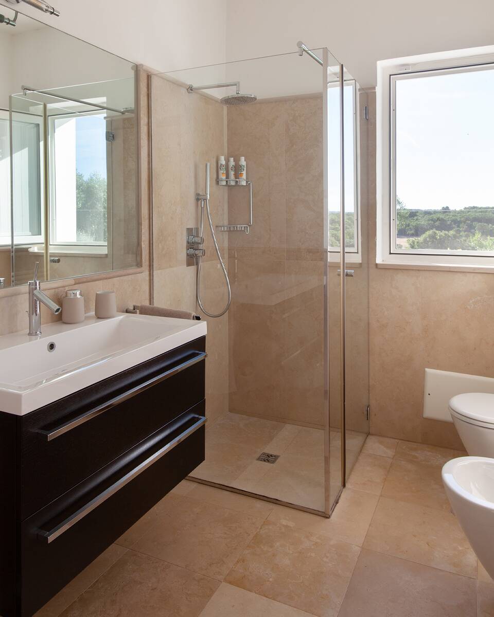 en suite double bathroom