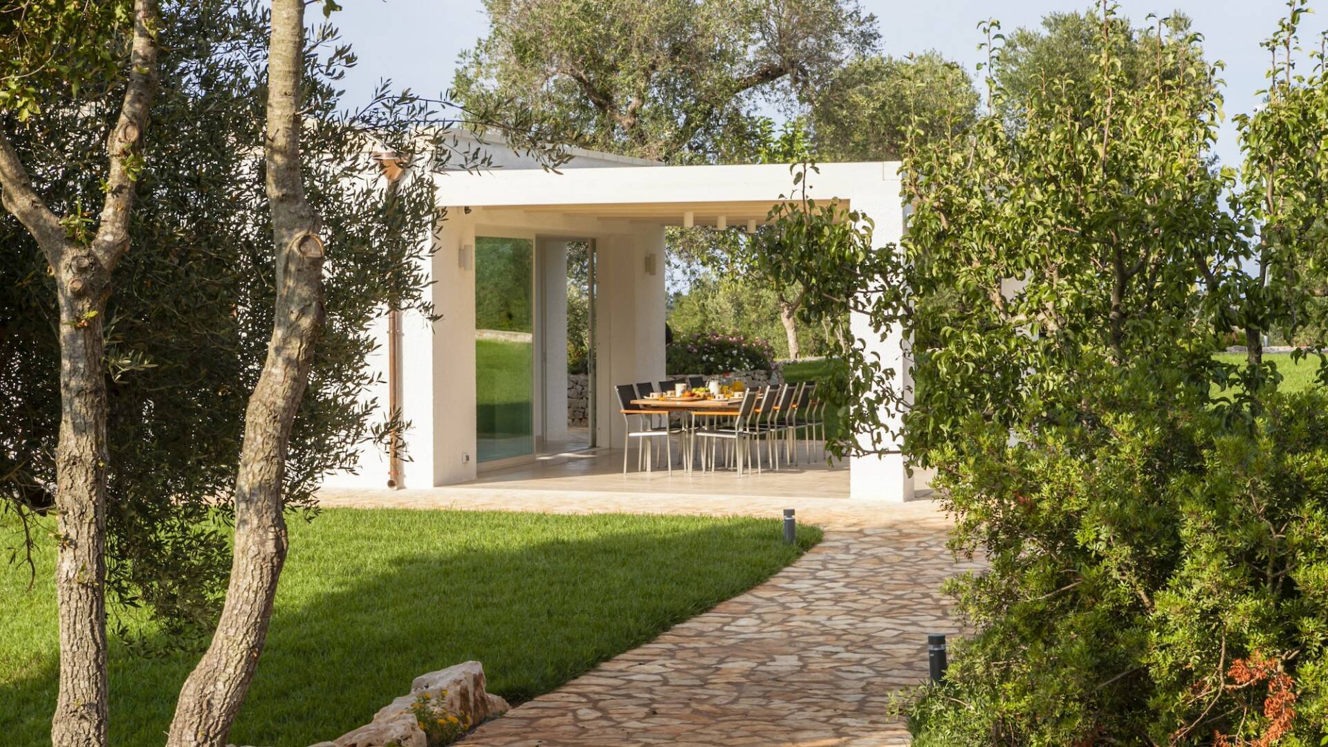 covered dining area