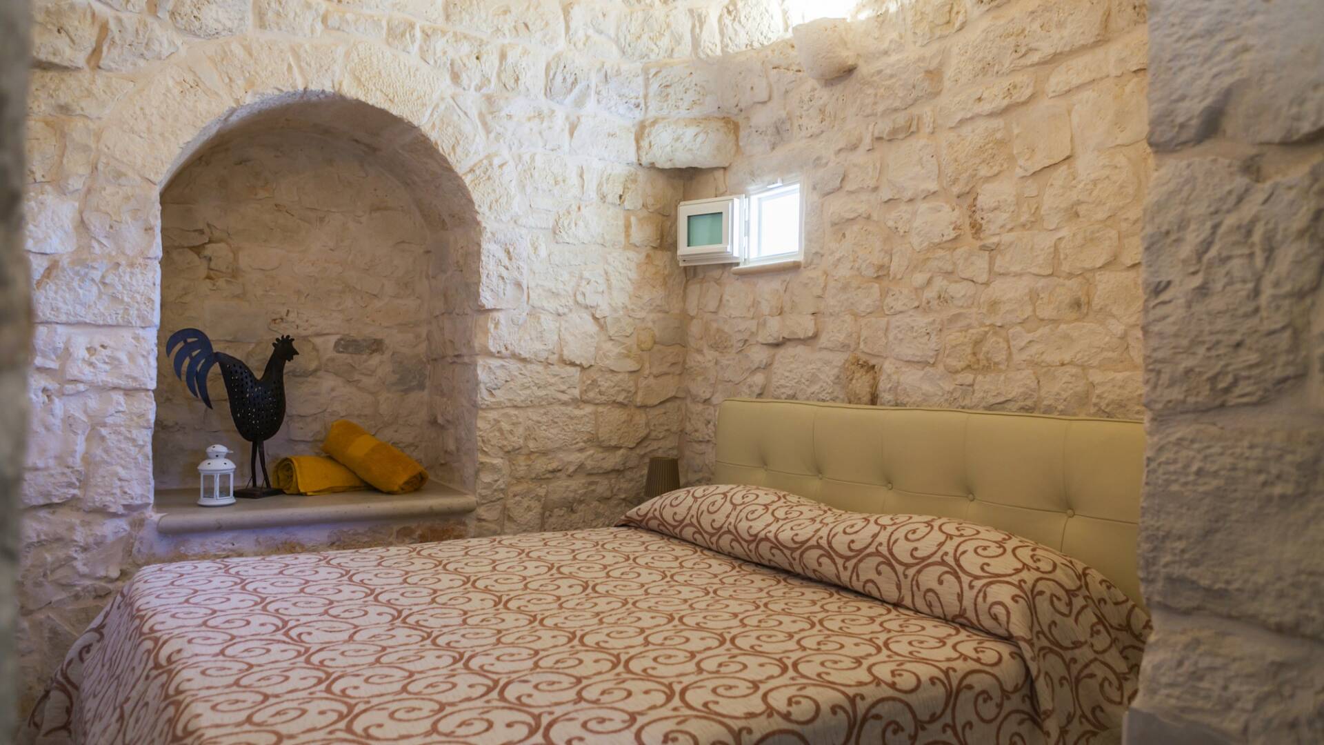 main trullo, bedoom n. 1