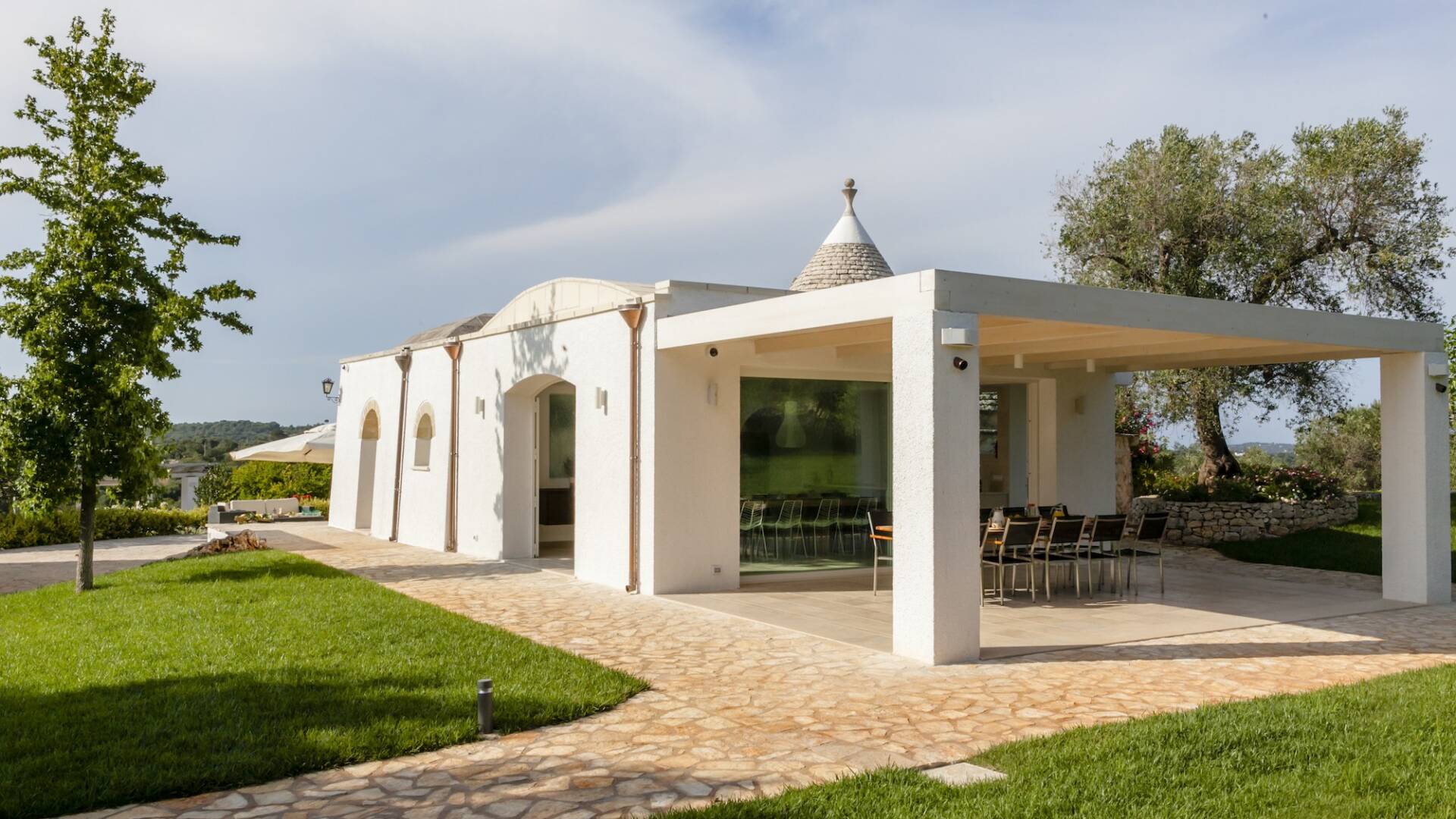 covered dining area