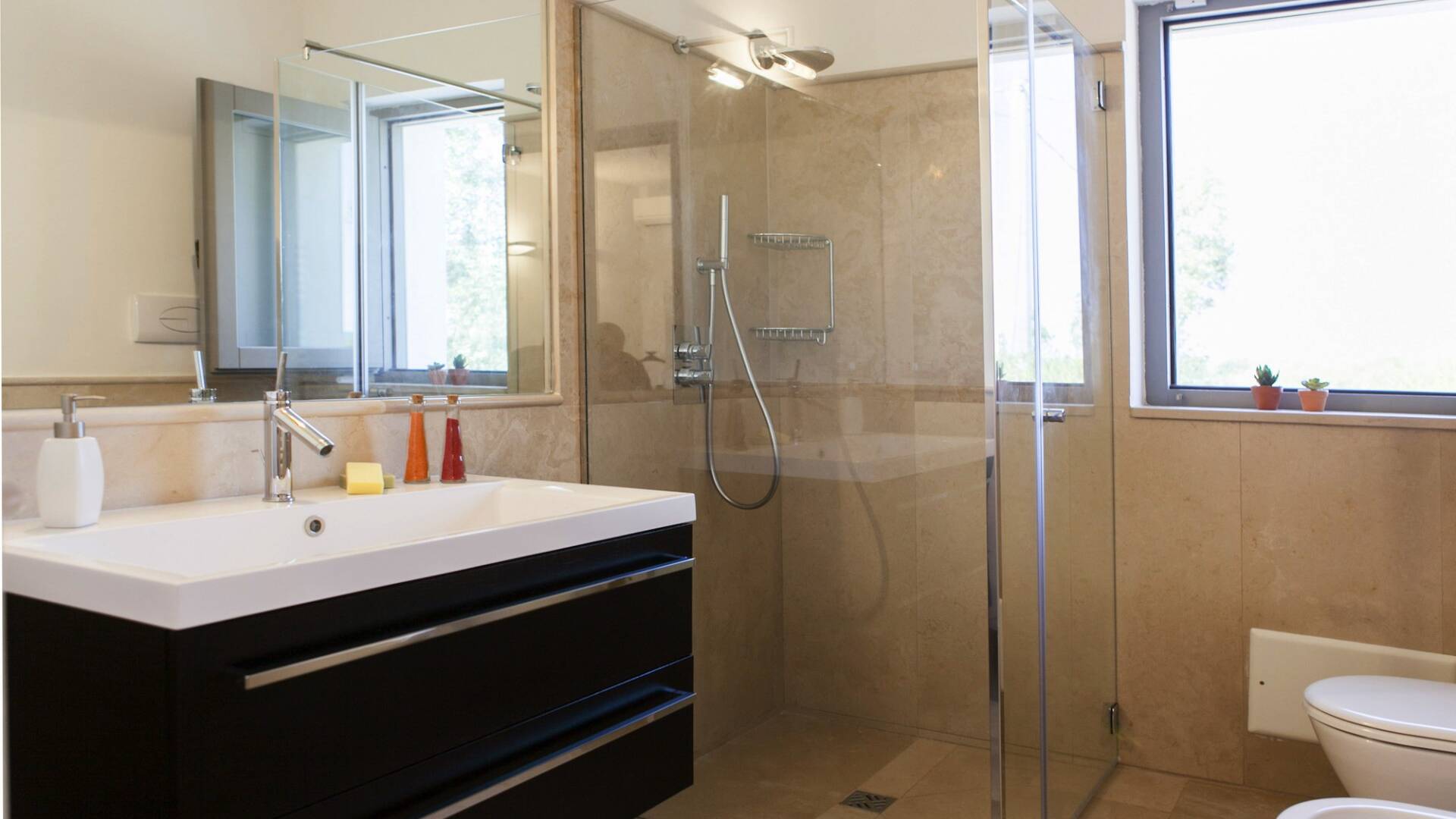 guest house, en suite bathroom