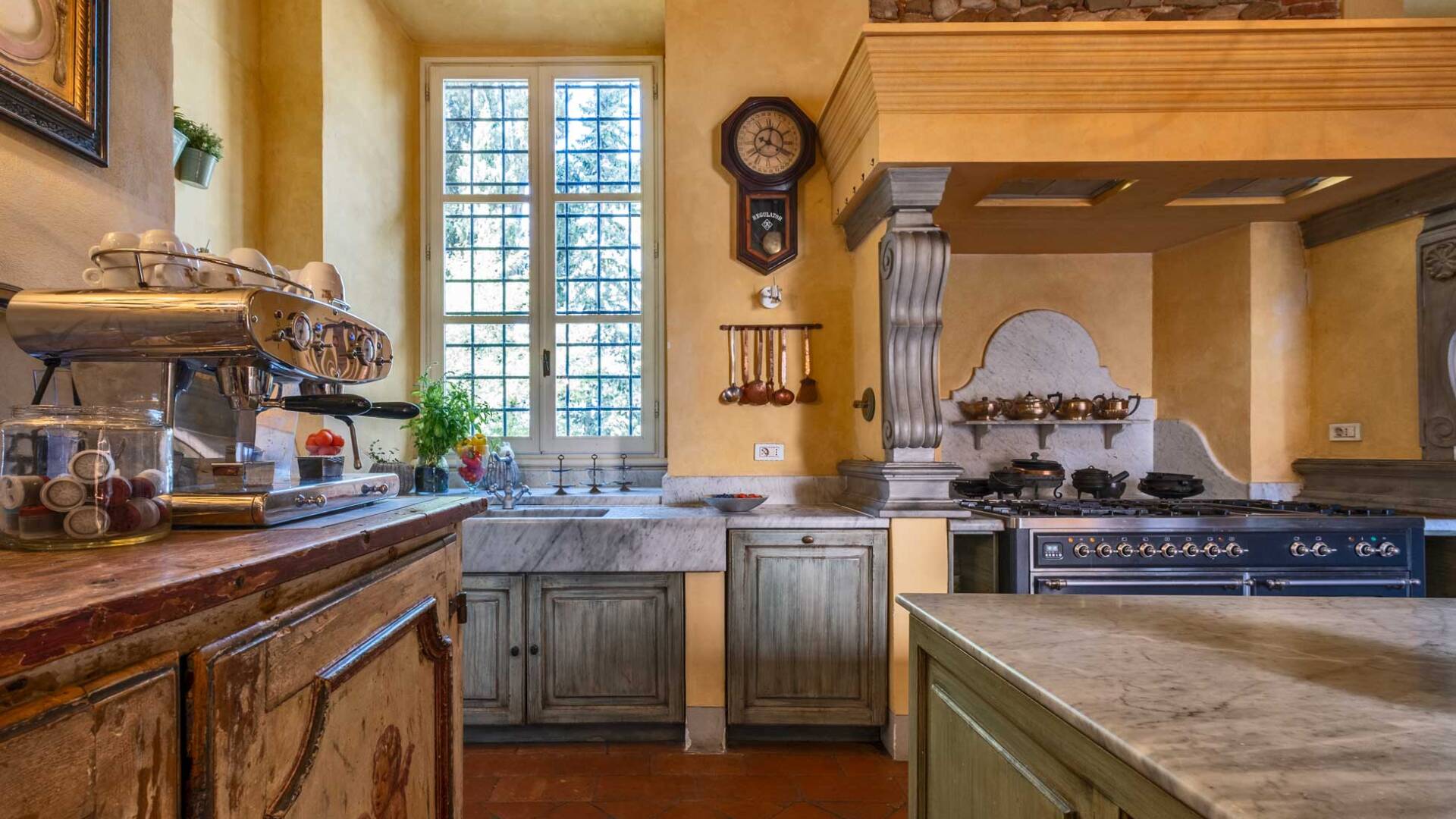 fully-equipped traditional kitchen
