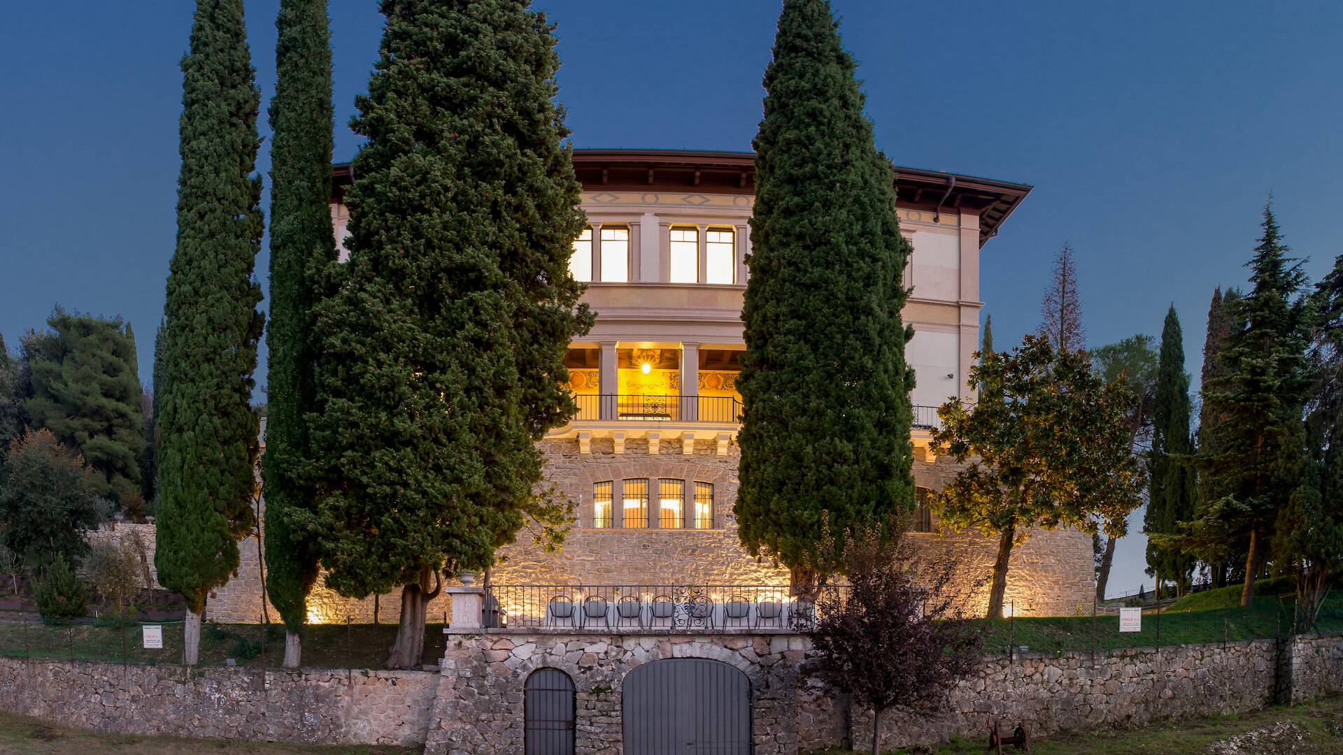 Villa Tira, luxury villa fore rent by Lake Garda