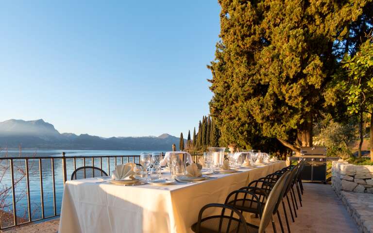 BBQ and outdoor terrace overlooking the lake