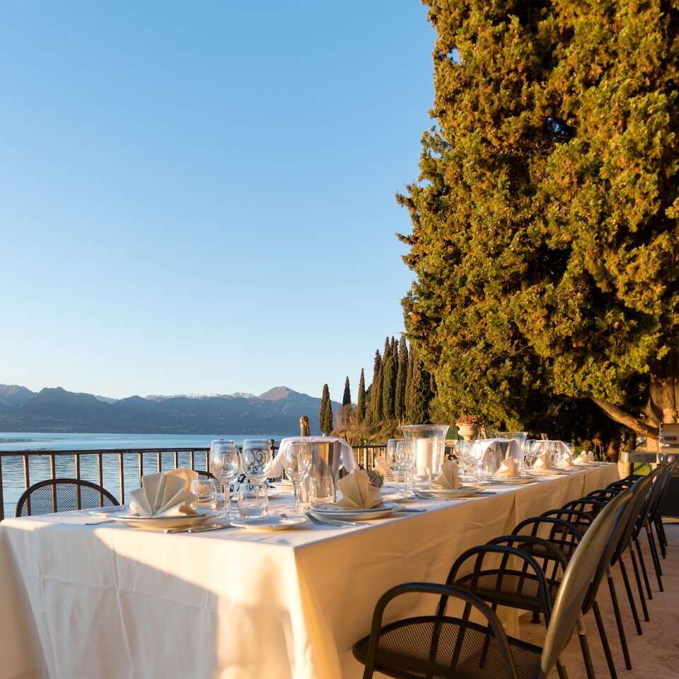 BBQ and outdoor terrace overlooking the lake