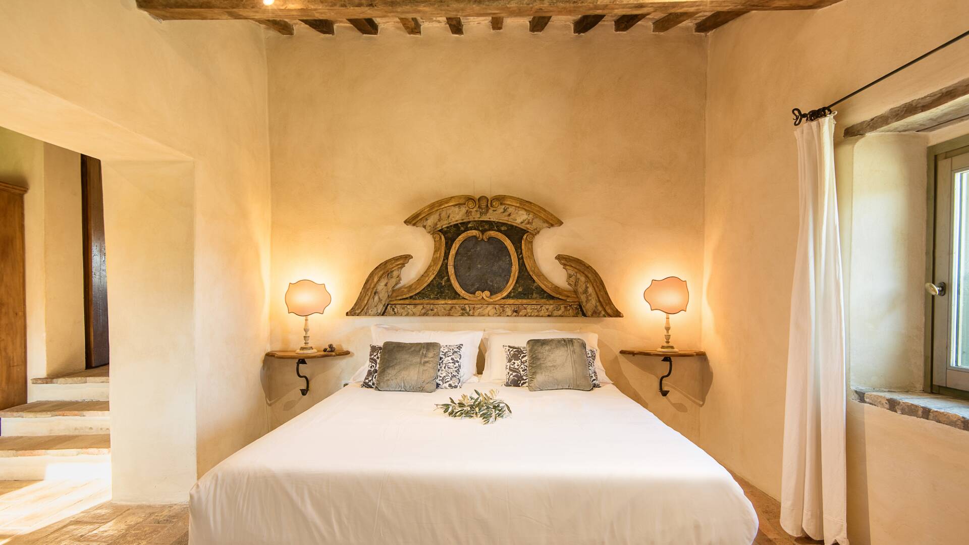 main villa, first floor, master bedroom