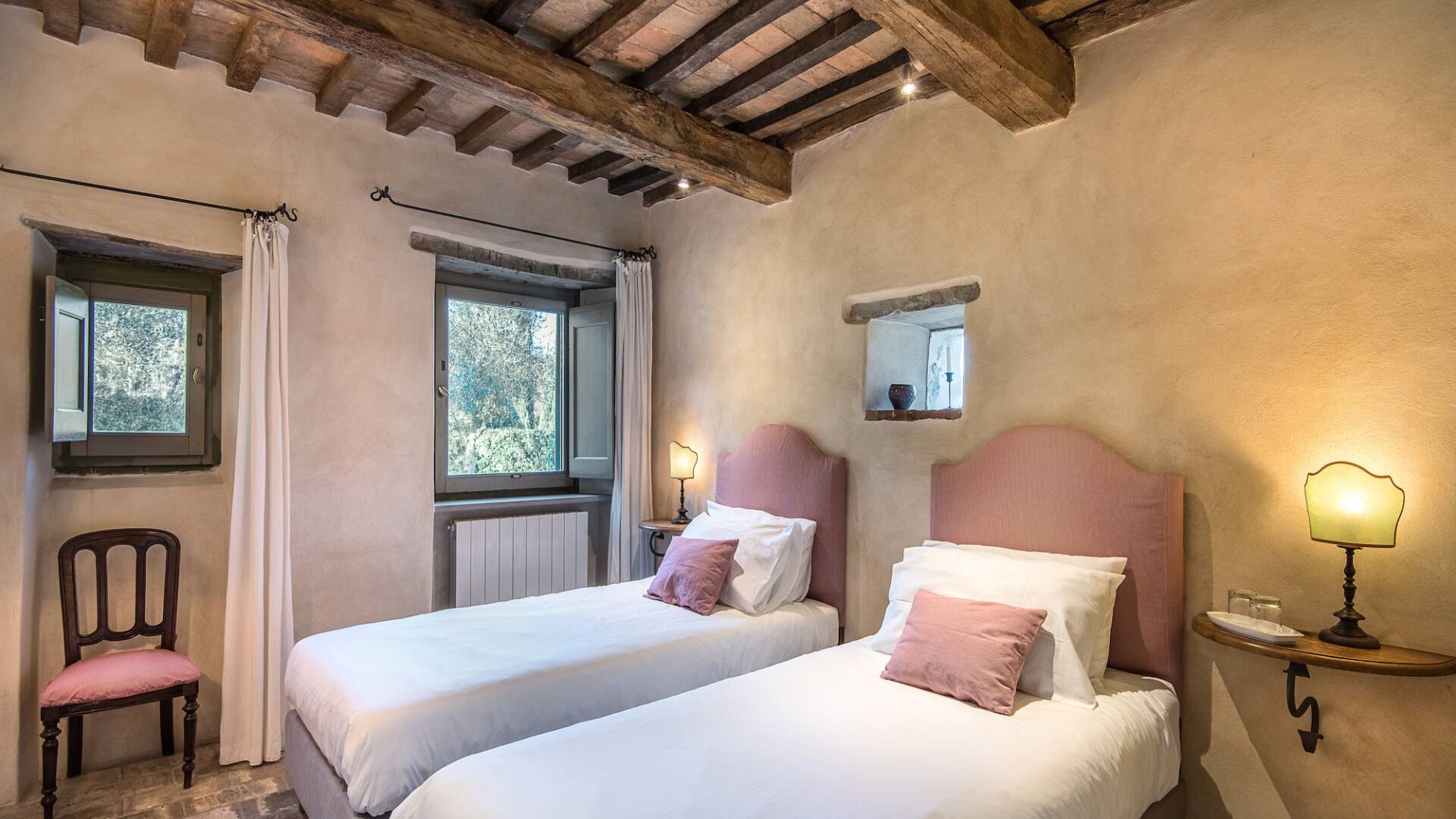 main villa, ground floor, twin bedroom convertible into a twin