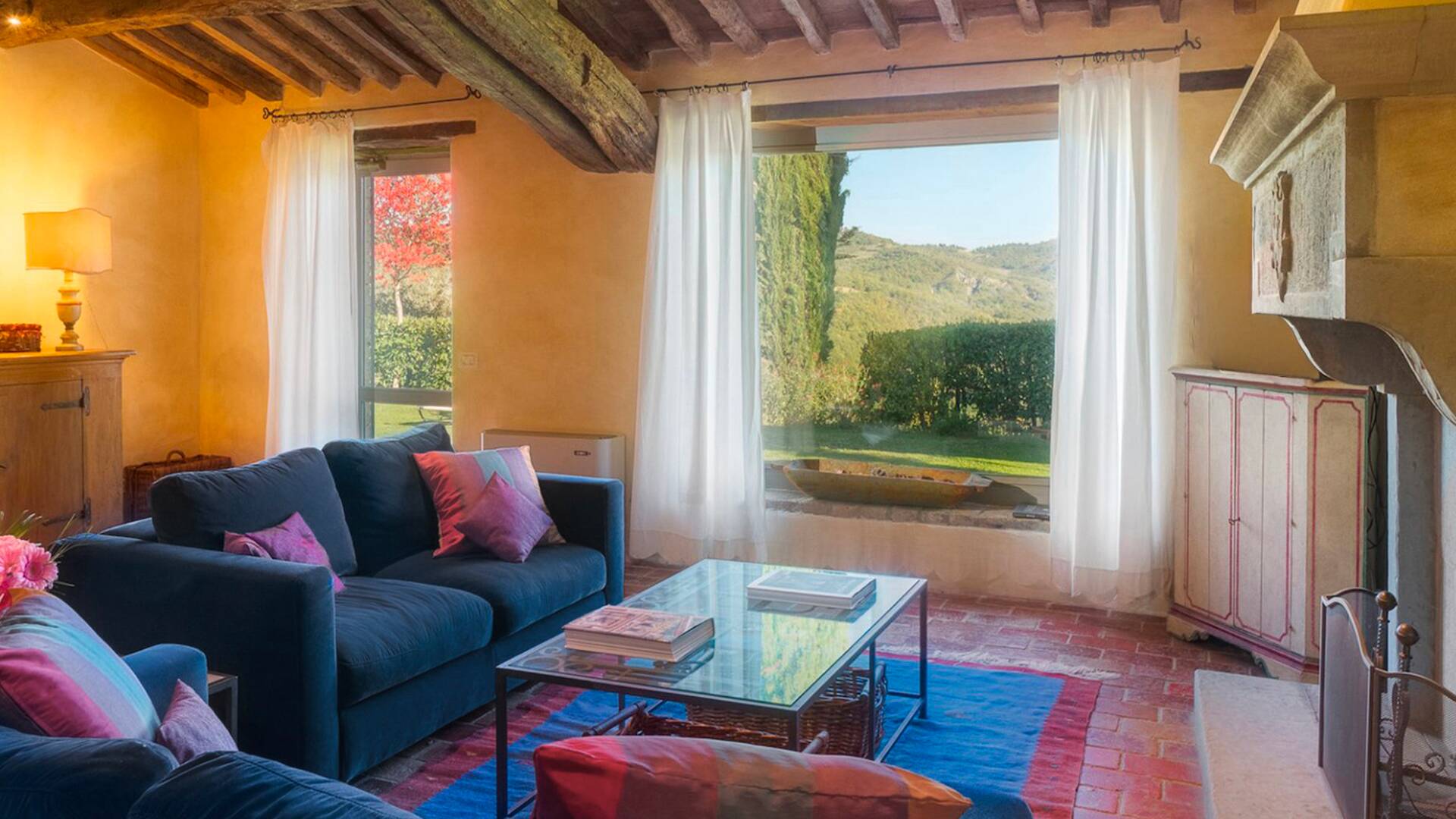 guest house, living room