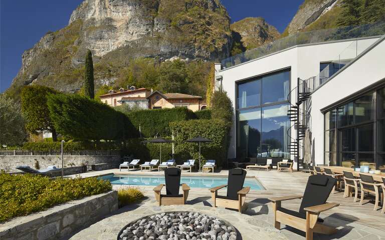 sitting area around fire pit