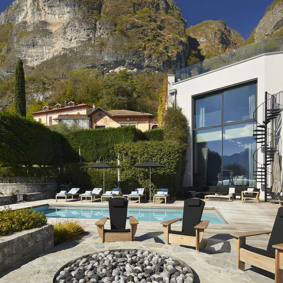 sitting area around fire pit