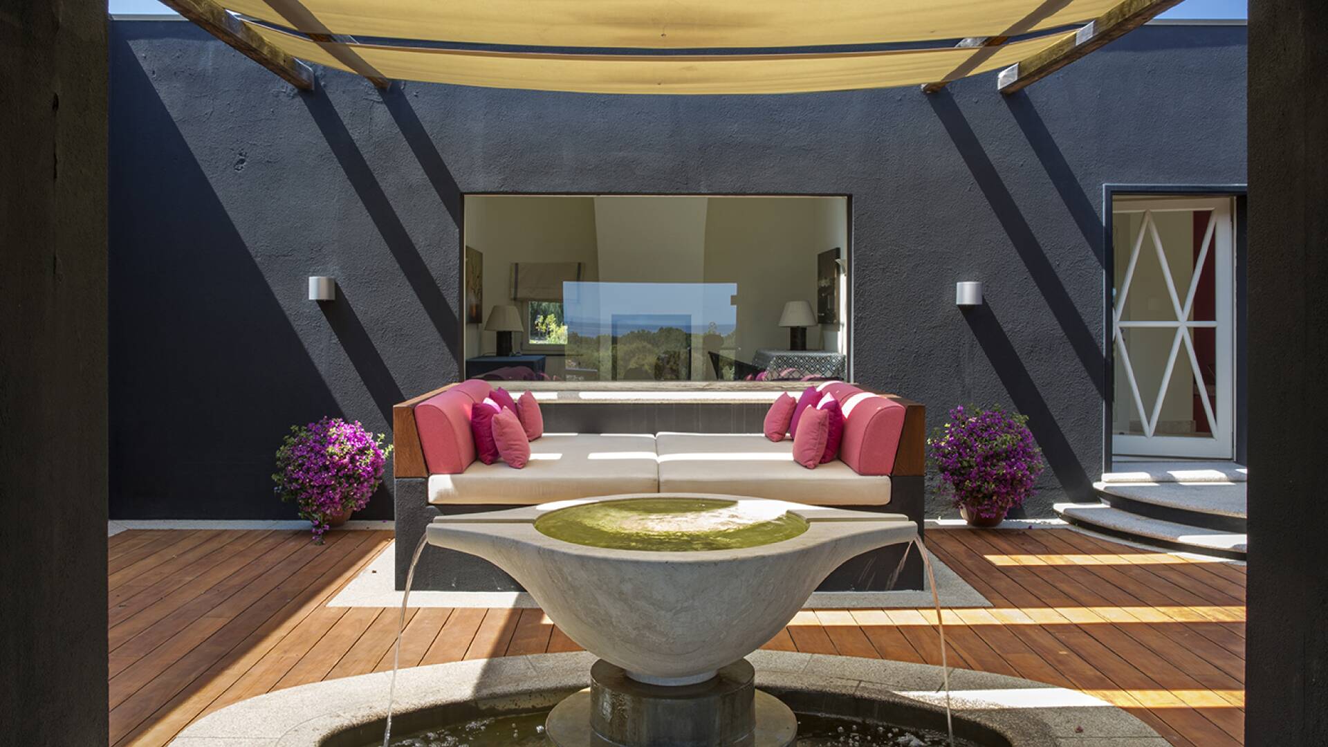 outdoor covered lounge agre