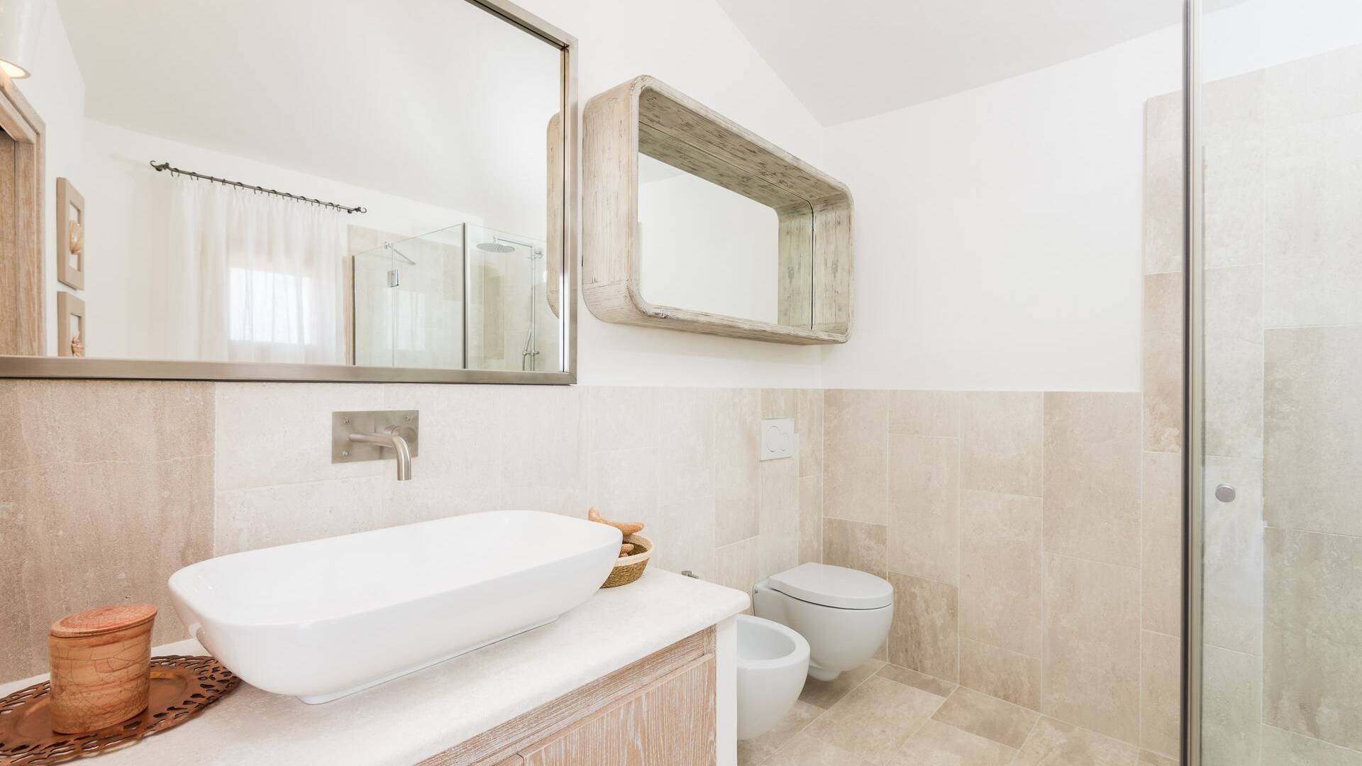 en suite bathroom