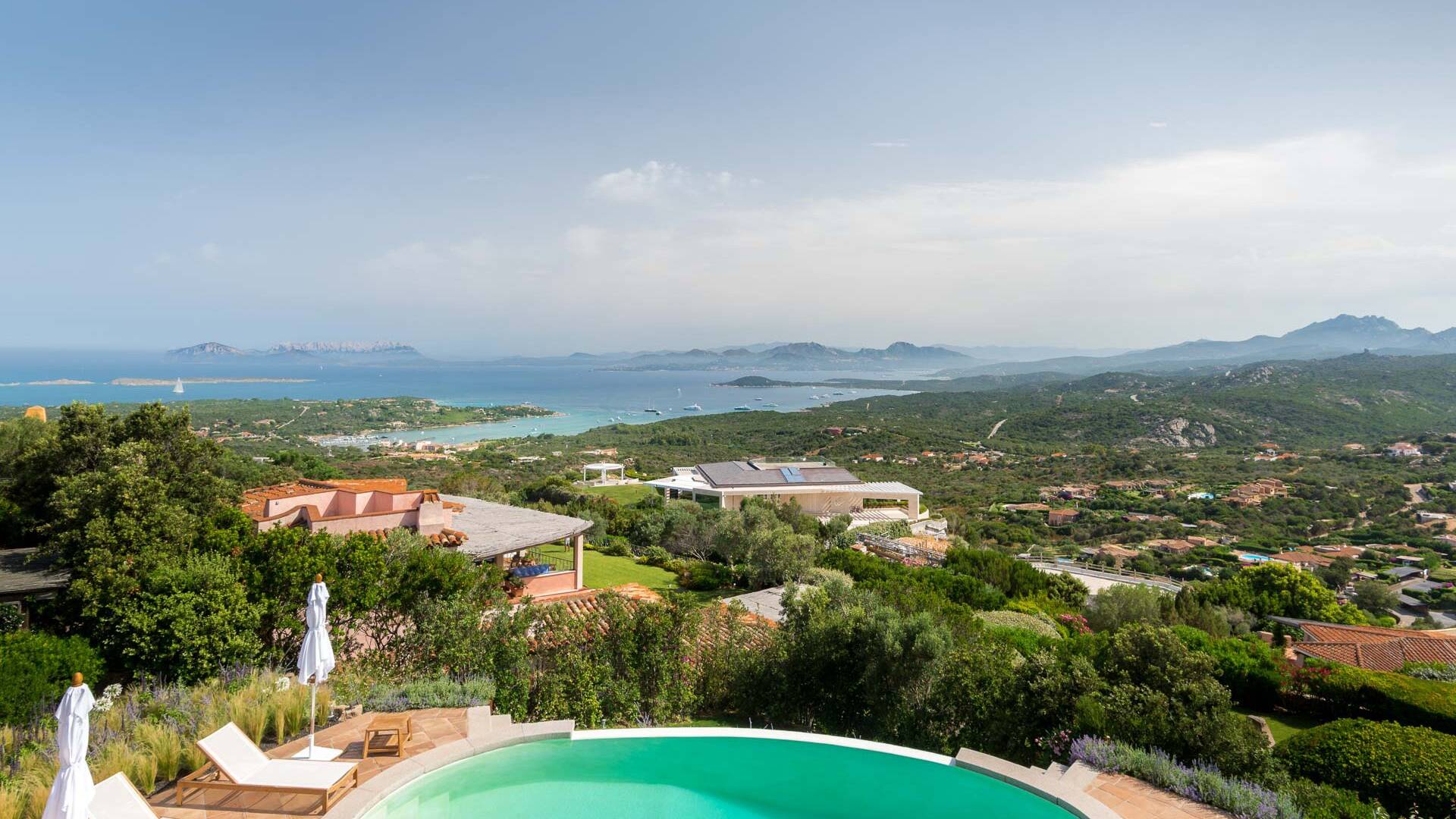 swimming pool with view over the bay