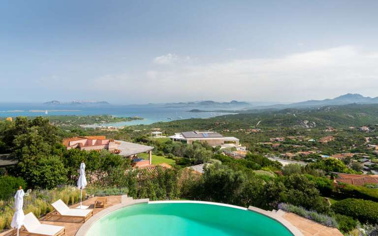 swimming pool with view over the bay