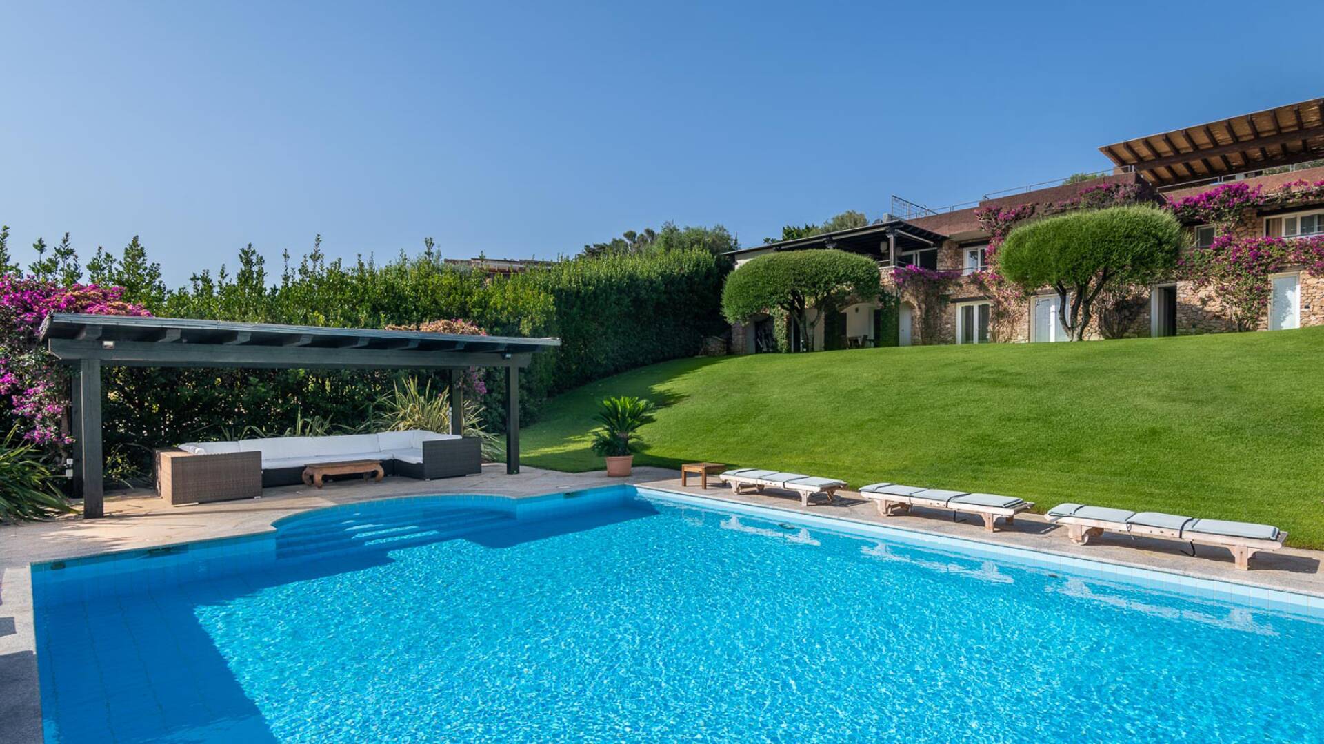 luxury villa Passiflora with private swimming pool