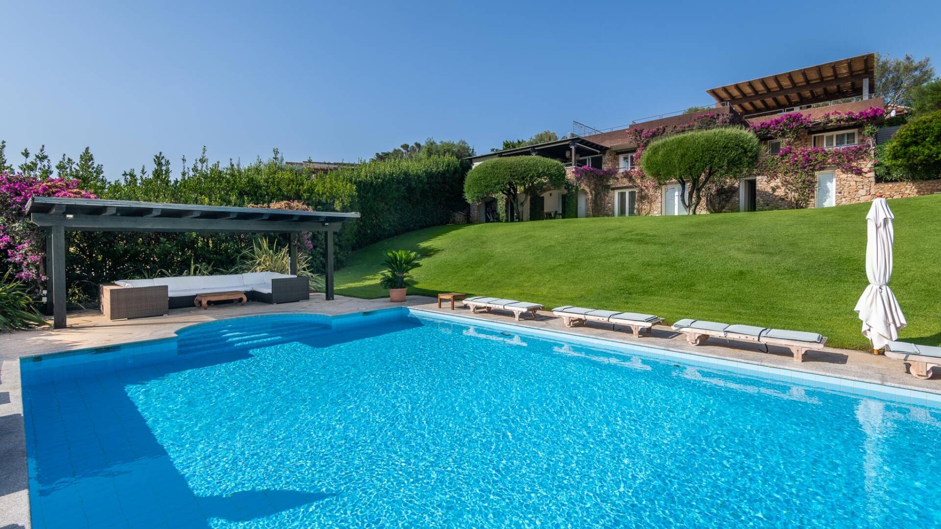 luxury villa Passiflora for rent in Porto Rotondo