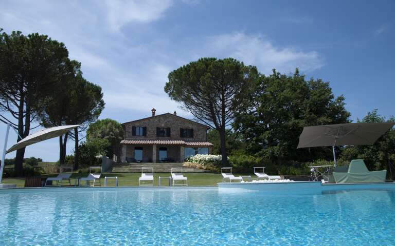 luxury villa in Todi area