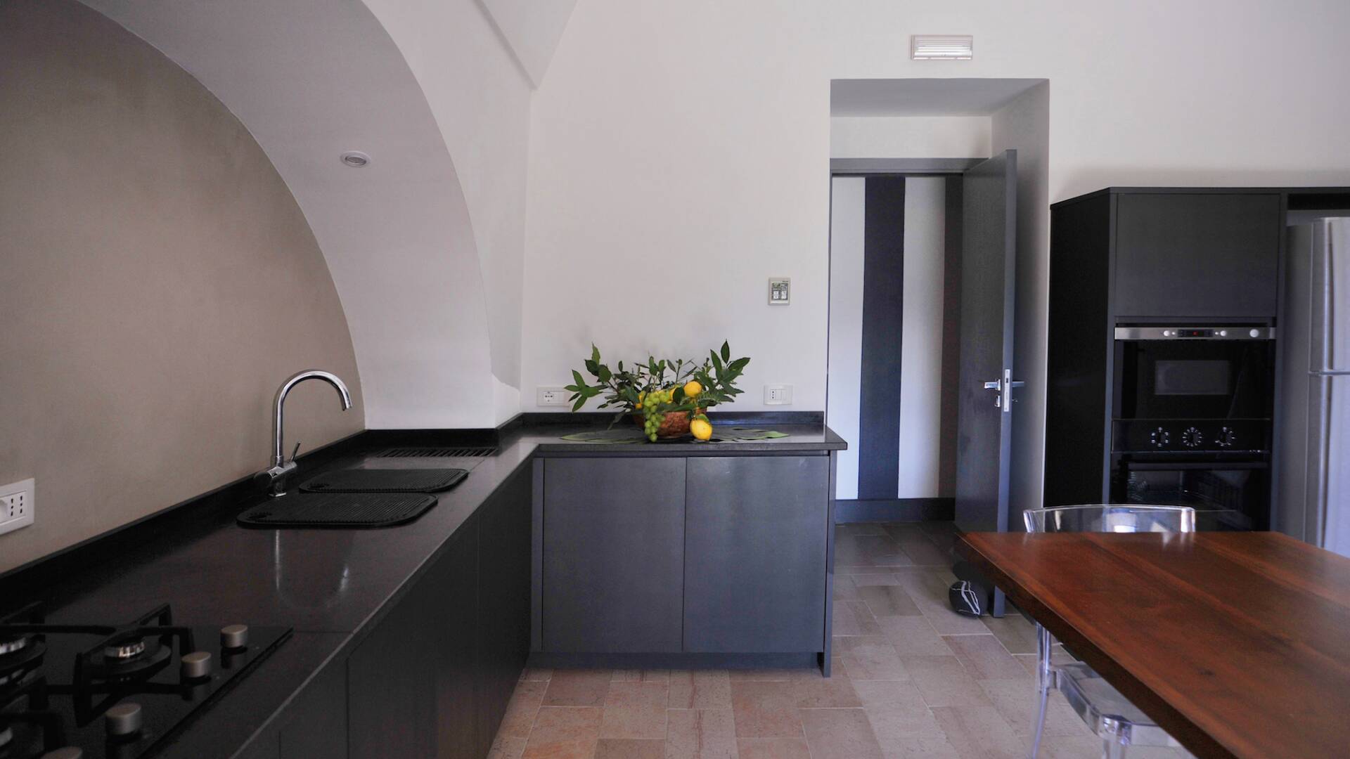 fully equipped kitchen