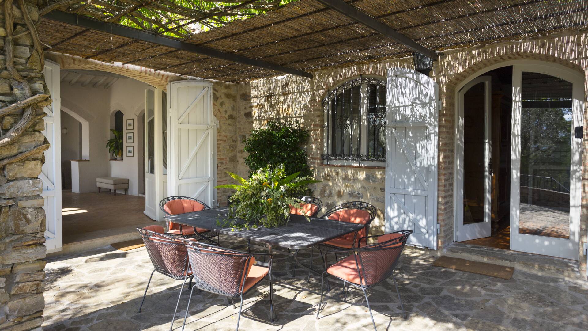 alfresco dining area