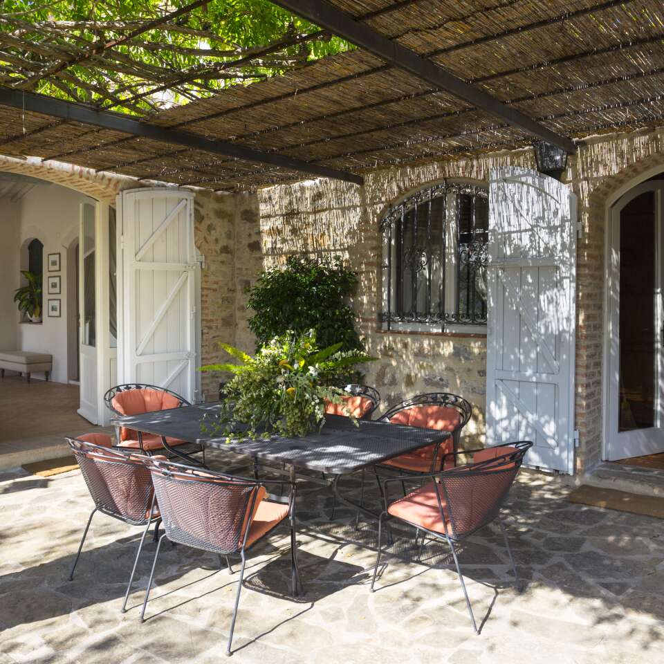 alfresco dining area